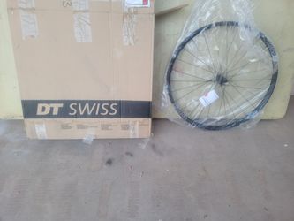 Brand New in box dt swiss xm 1700 spline 29" wheel Never Mounted
