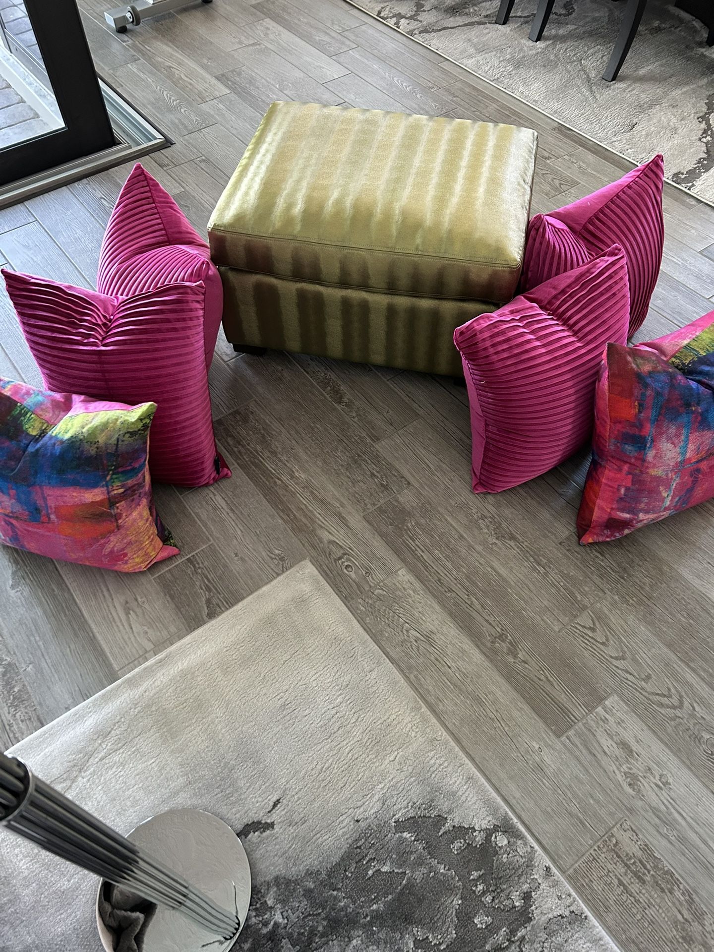 One ottoman 23x28. 6 20x20 Couch Pillows