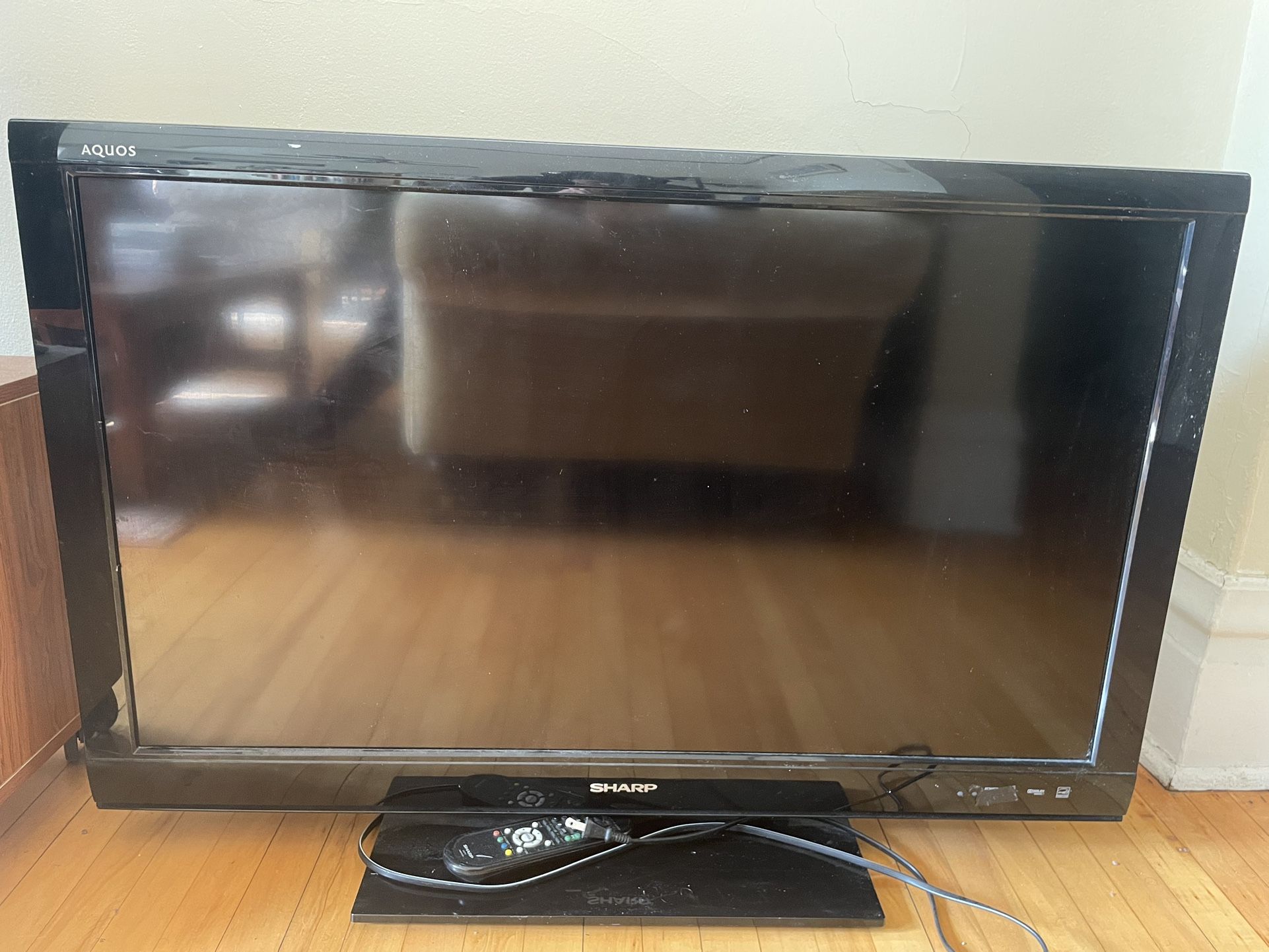 Sharp - AQUOS 40” 1080p HDTV