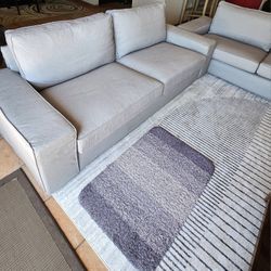 LIGHT GREY SECTIONAL LIVING ROOM SET.....$ 500