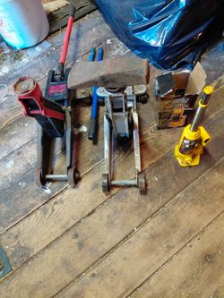 Floor jacks