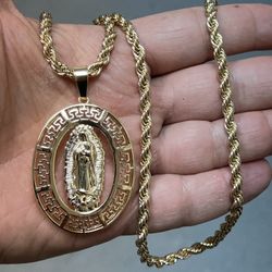 14k premium gold plated rope necklace and Virgin Mary pendant✨✨✨