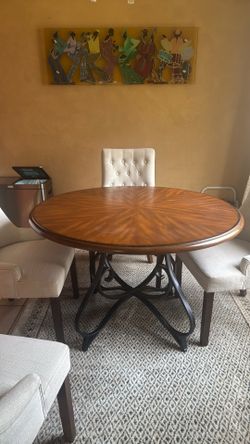 Round Dining Table with 4 Upholstered Chairs – Good Condition