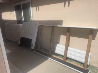 twin sized bed frame and mattress