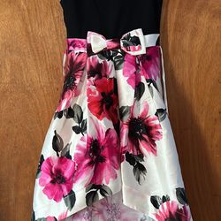 Black And White Dress With Pink Flower Design Size 8 