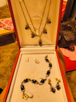Antique Black Star Sapphire Gold Jewelry Set – Necklace, Bracelet & Earrings