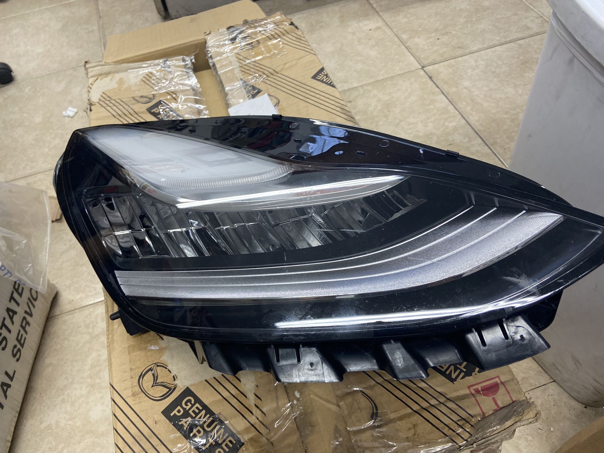 22-24 Tesla Y Right Passenger Side Headlight