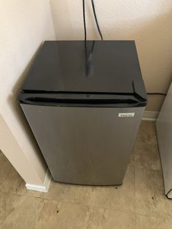 Mini fridge