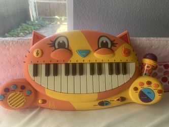 B. Toys Cat Piano
