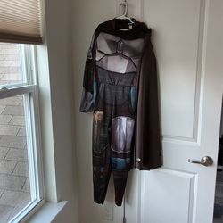 6-9 Years Old- Halloween Costume - Star war - Mandalorian- like New 