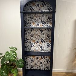 Navy Blue Bookshelf – Floral Design