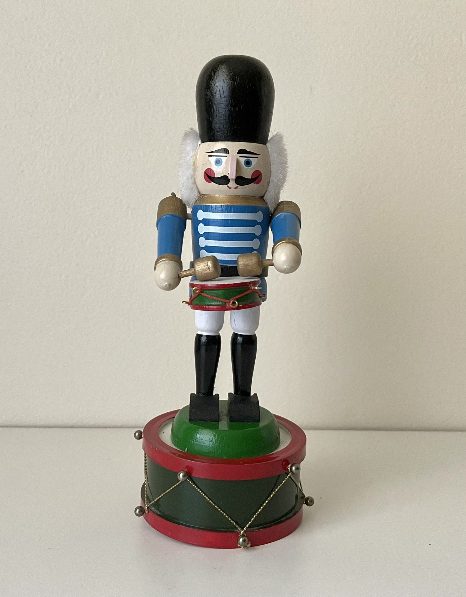 Christmas Musical Nut Cracker