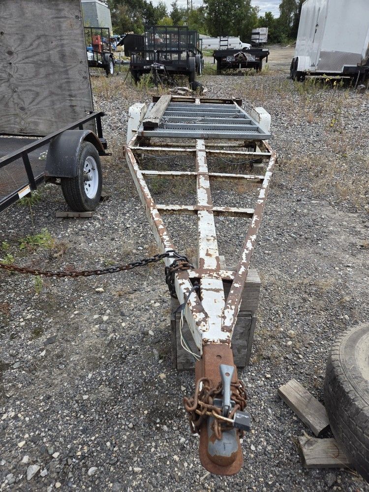 1999 AMERICAN VINTAGE BOAT TRAILER 5' X 18' G V W R 1790 LBS.