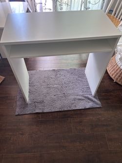Small desk