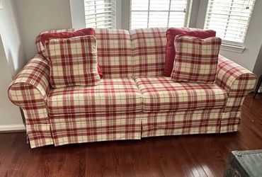 Like New Broyhill loveseat