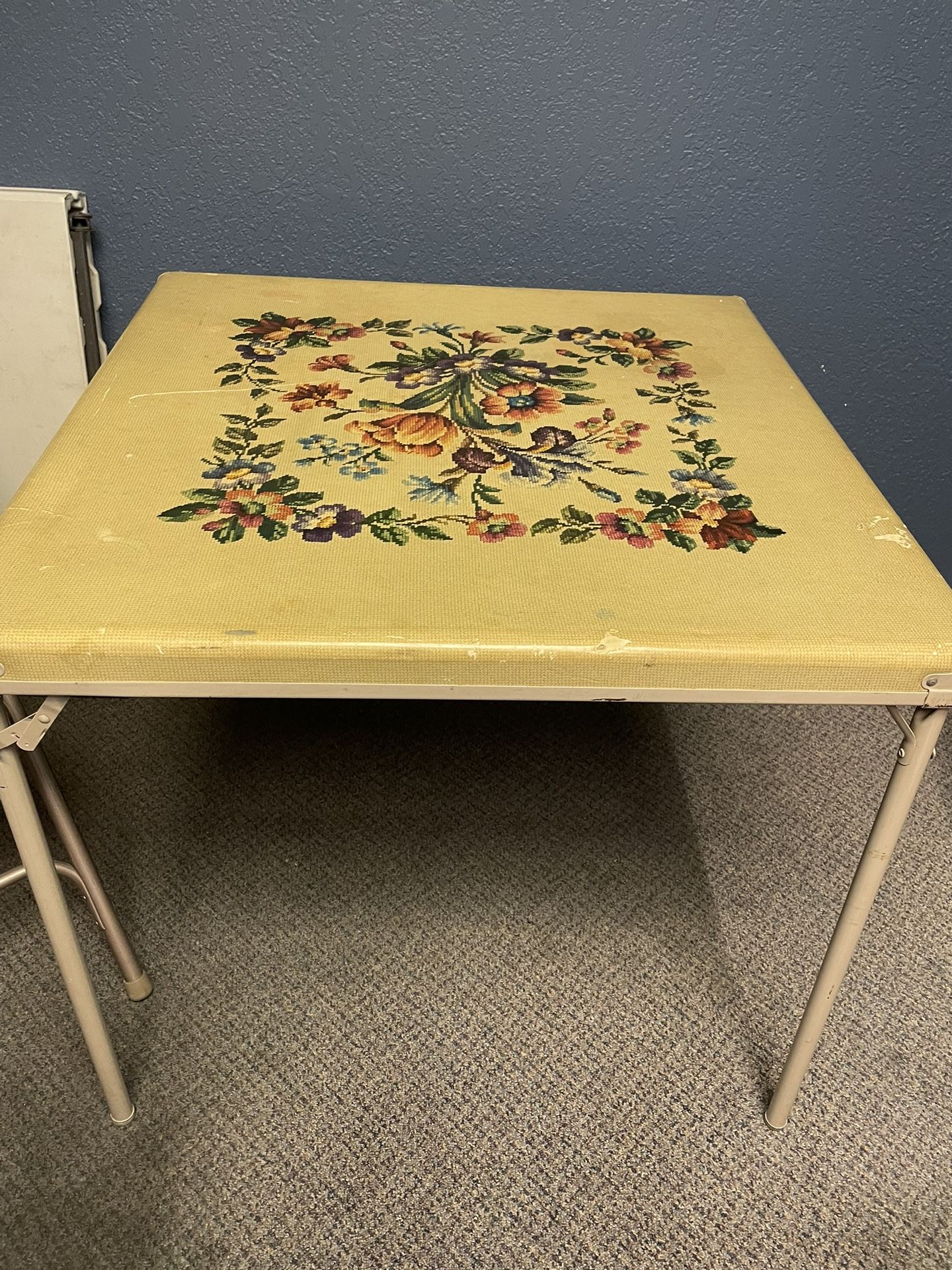 Vintage card table with 4 chairs.