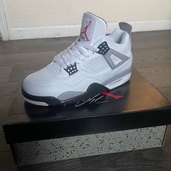 Jordan 4 white cement size 8.5