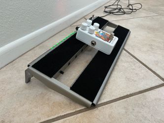 Vangoa VPPD-S Powered Guitar Pedalboard + Isolated Power Supply (Mint)