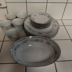 Dish Set. 
