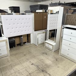 New White Bedroom Set (Queen/Full)