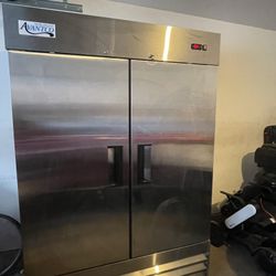 AVANTCO Restaurant STAINLESS STEEL 54" DOUBLE DOOR REFRIGERATOR