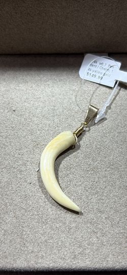 Gold pendant