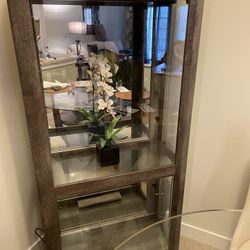 Display case 
