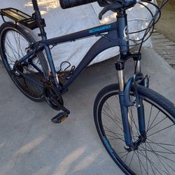 Schwinn ALUMINUM Trailway 700c/28" Hybrid Bike