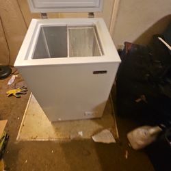 Magic chef 3.5 cu/ft freezer