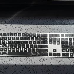 Apple Wireless Keyboard with Numeric keypad