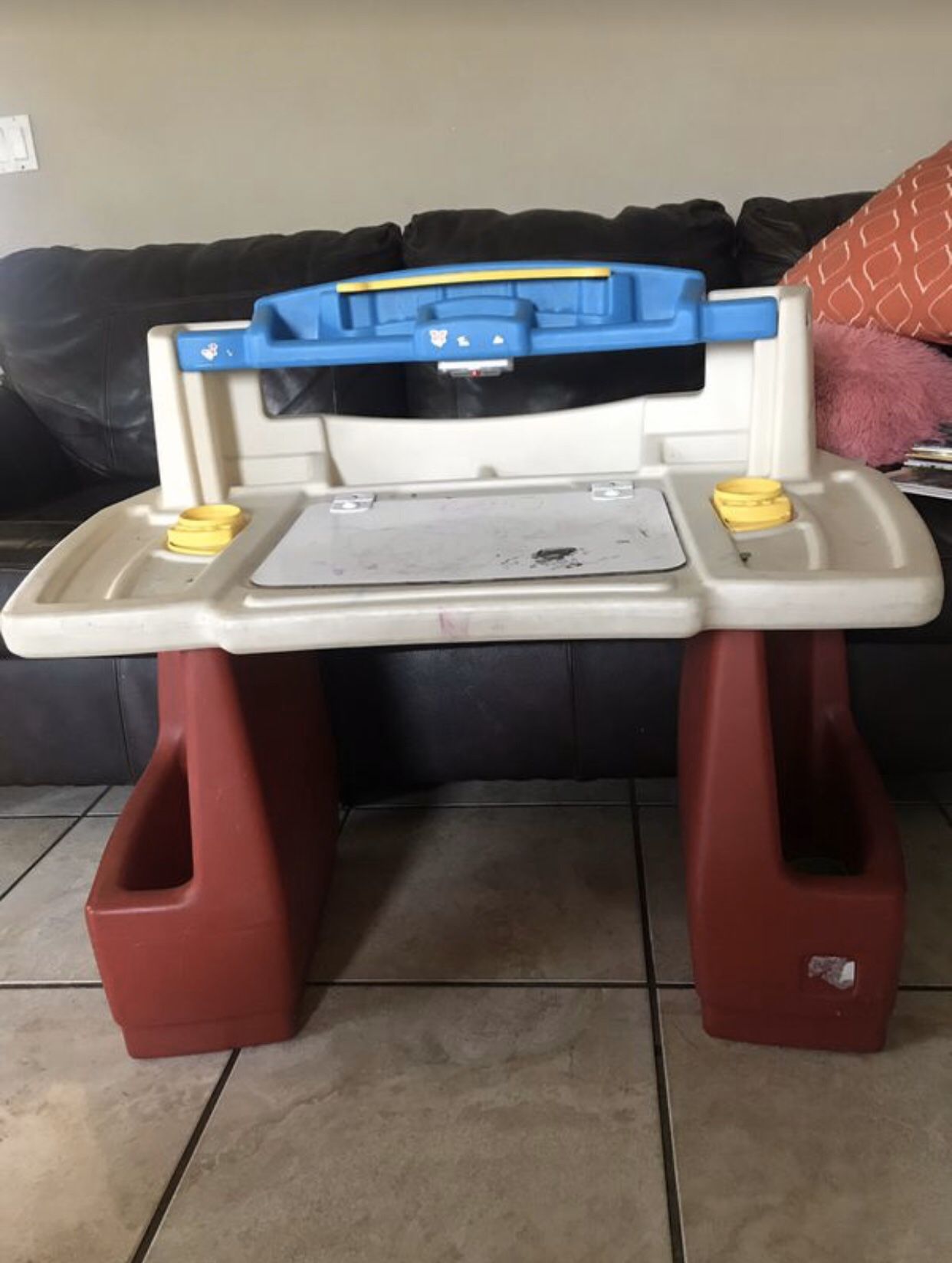 Kids desk with chair