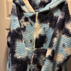 Fleece Hooded Zip Up Bathrobe. 