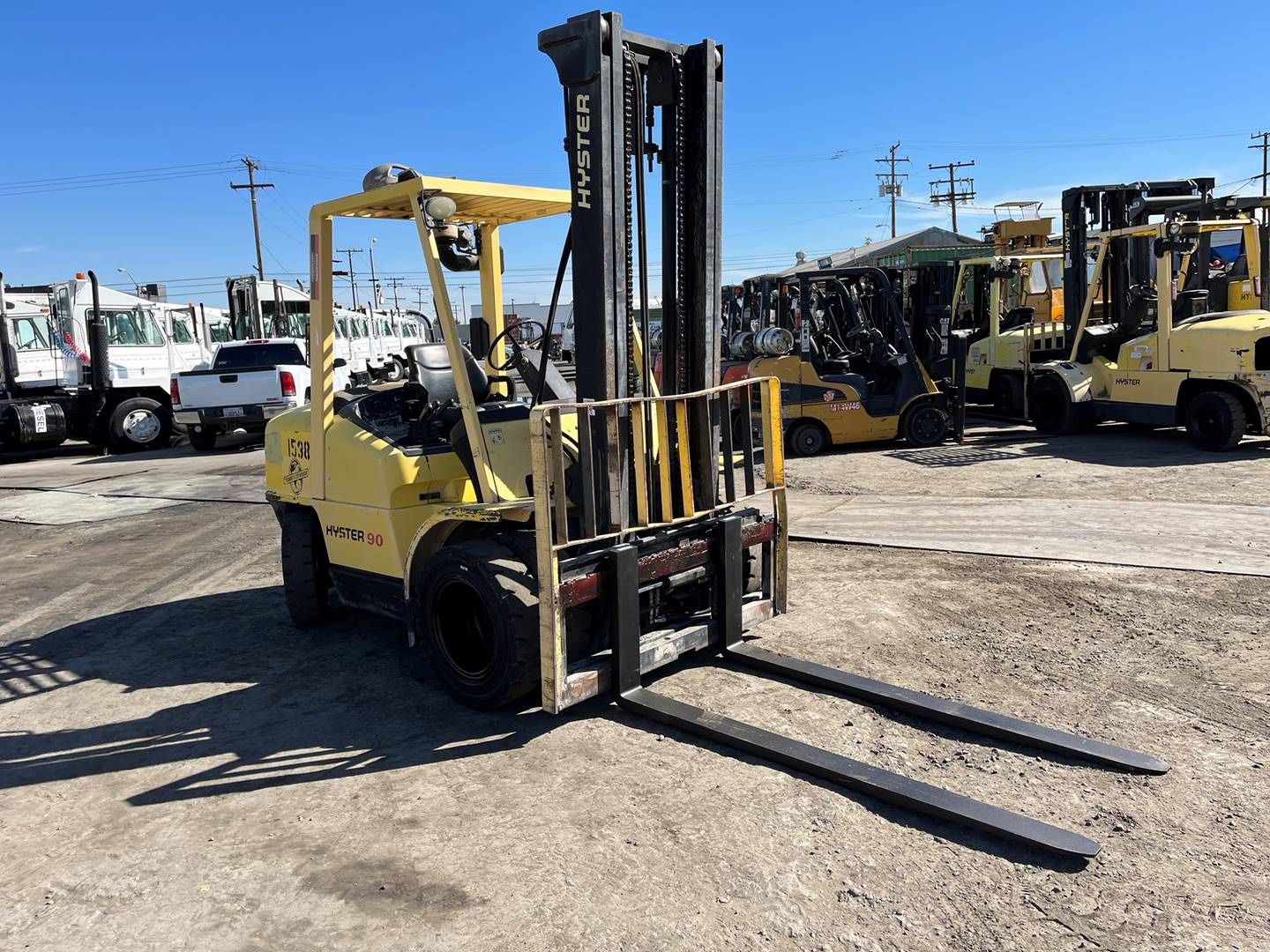 2005 HYSTER H80XM FORKLIFT 8000 LBS 2 STAGE SIDE SHIFT PERKINS DIESEL AUTO TRANS DUAL PNEUMATIC TIRES 2,647 HOURS 