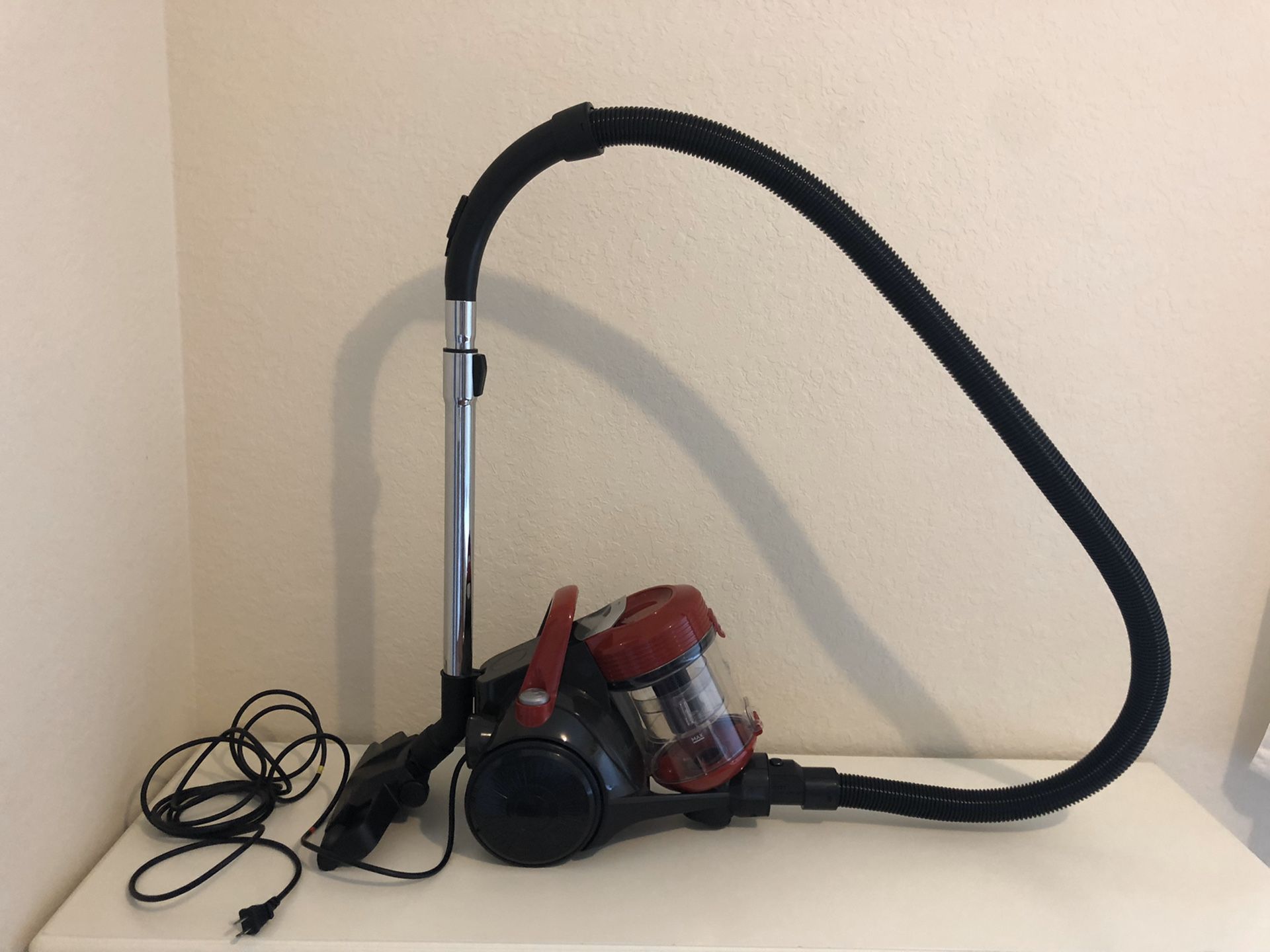 Vacuum cleaner / New