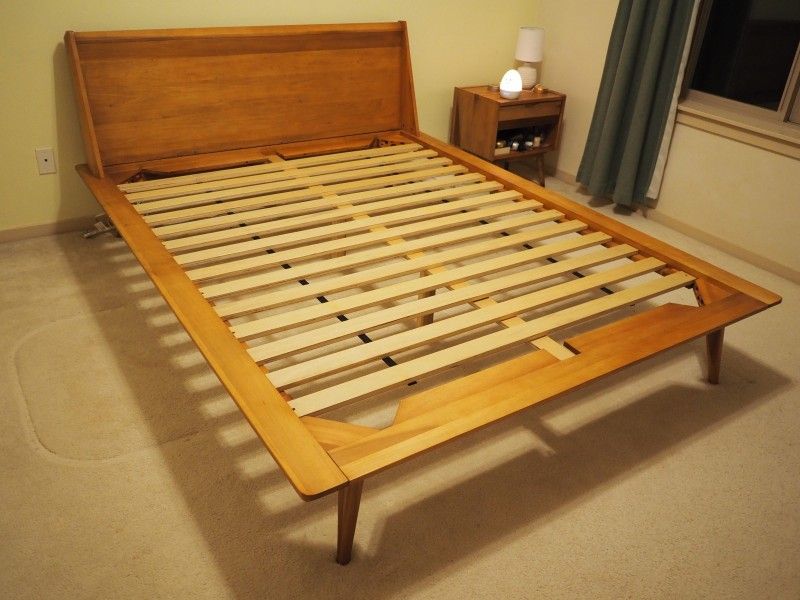 Dania Bolig Bed, Queen (MCM mid-century Modern)