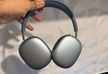 AirPods Max light blue Type C
