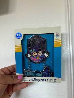 LE Disneyland 70th pin
