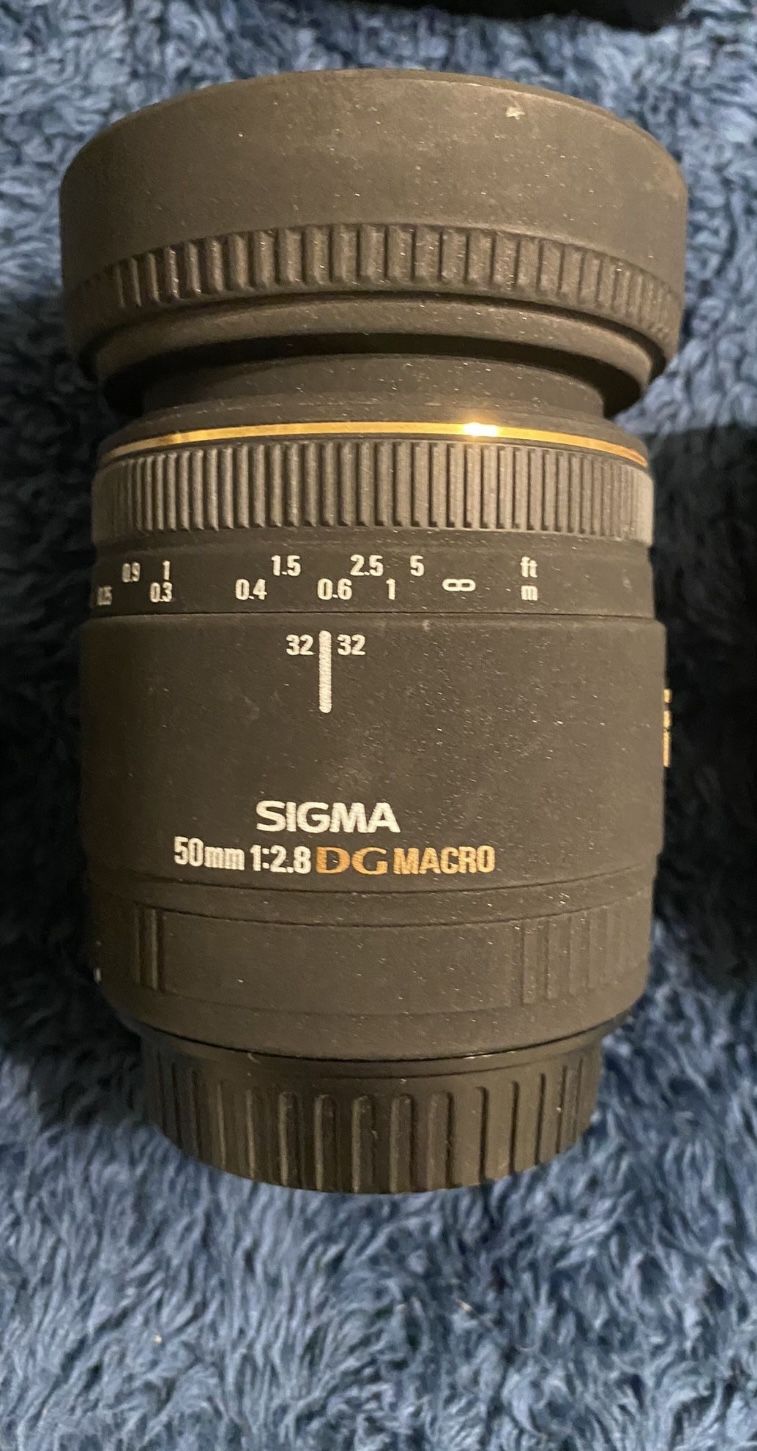 Sigma 50mm F2.8