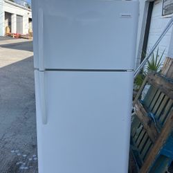 Refrigerator Like New