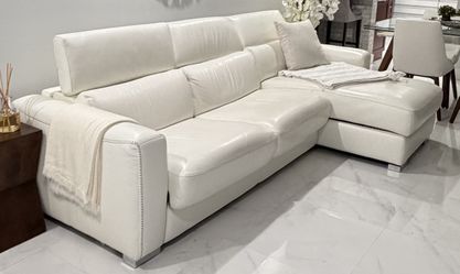 Modern Real Leather Sectional Sleeper with Storage – Excellent Condition