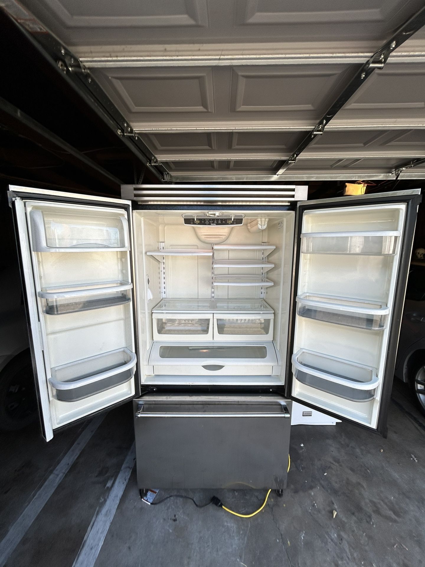 Viking professional 36 inch French doors refrigerator