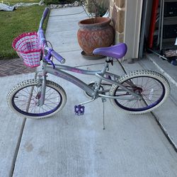 Girls Mid Size Bike.
