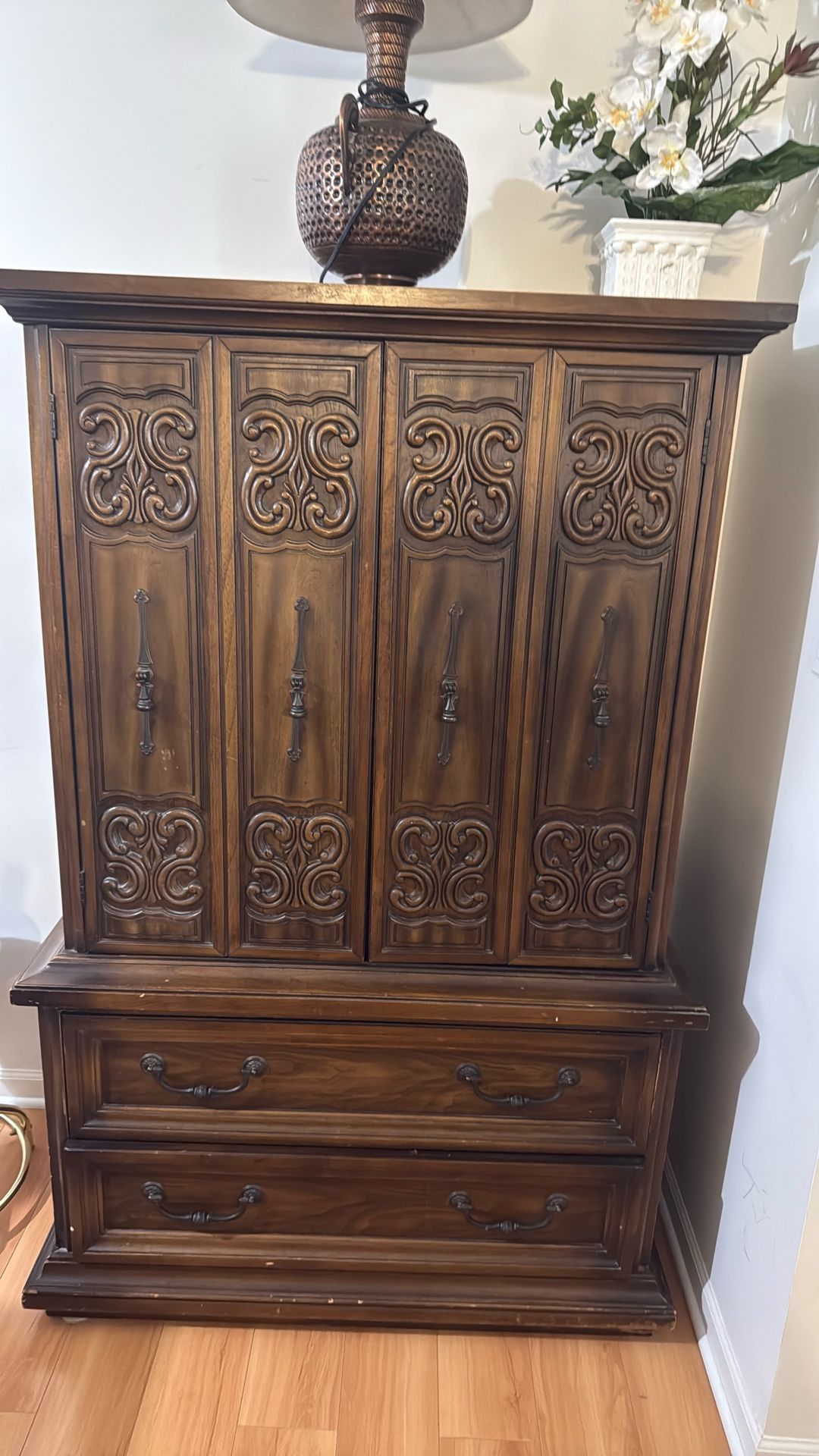 Dresser With Shelves And Drawers