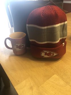 Kansas City Chiefs coffee mug and beanie