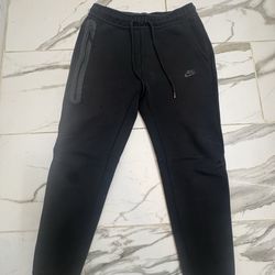 Nike tech fleece pants MEDIUM