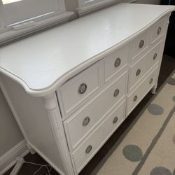 White Dresser Evolur