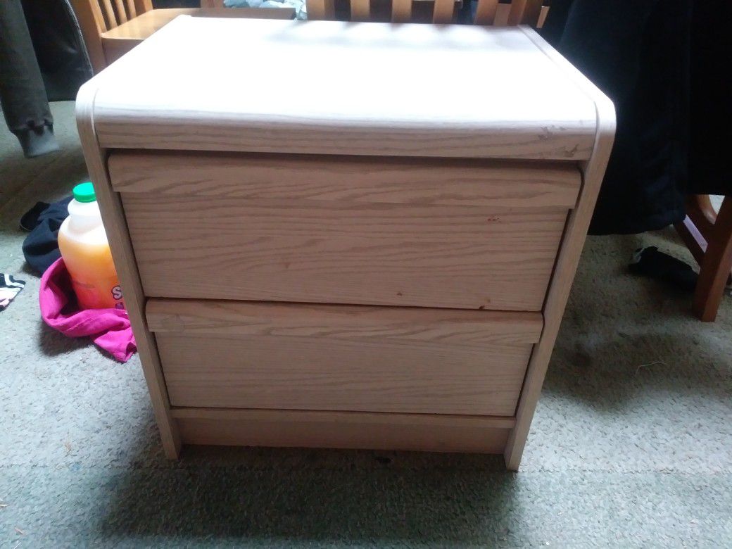 Nightstand can meet or deliver $7