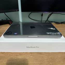 MacBook Pro 14 inch 8gb (2023)