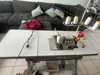 IndustrialM 700 Overlock sewing Machine