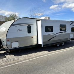 2015 Shasta Oasis 30ft with SuperSlide Sleeps 10! 